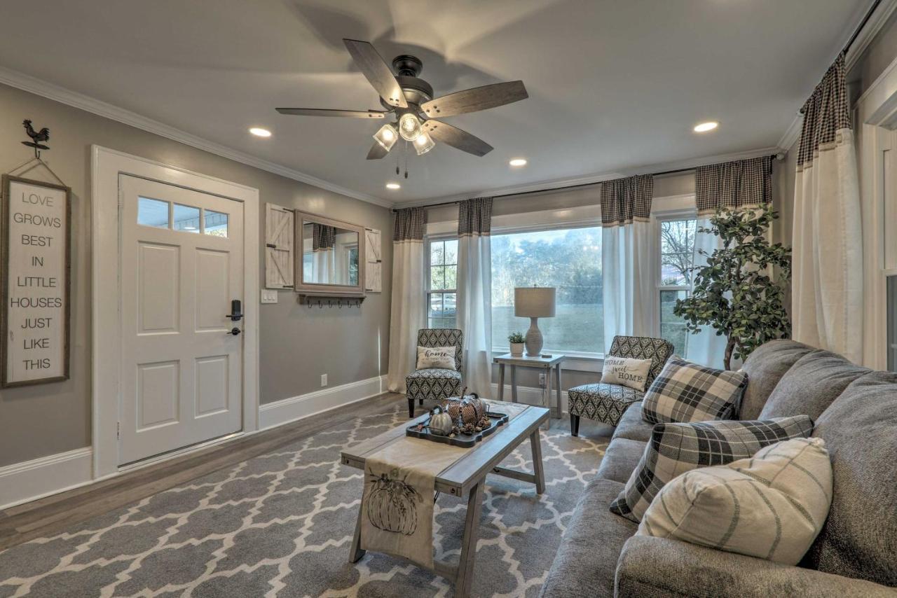 Peaceful Renovated Home With Deck On Half Acre! آشبورو المظهر الخارجي الصورة