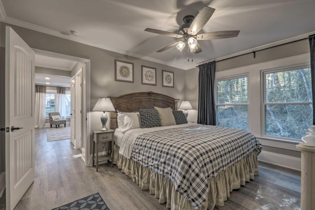 Peaceful Renovated Home With Deck On Half Acre! آشبورو المظهر الخارجي الصورة