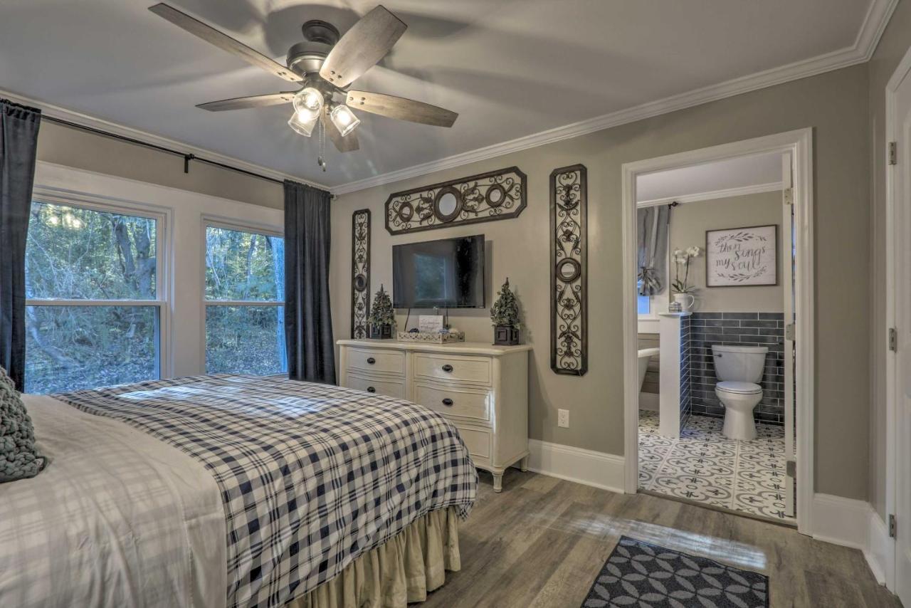 Peaceful Renovated Home With Deck On Half Acre! آشبورو المظهر الخارجي الصورة
